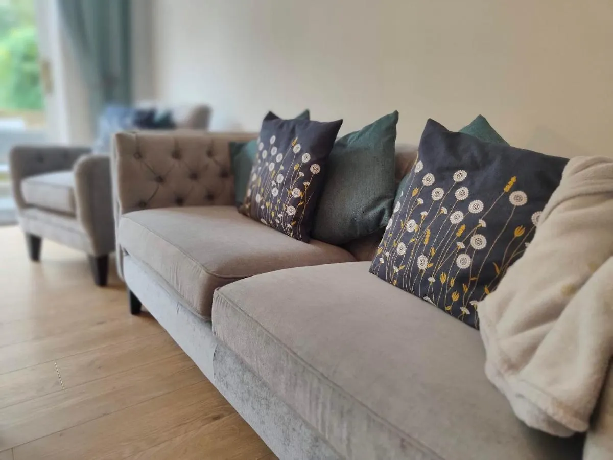 Piping Green 5 Bedroom House Winchester Holiday home