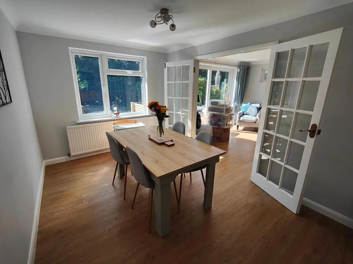 Piping Green 5 Bedroom House Winchester Semesterbostad